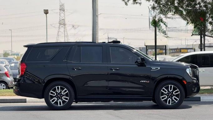 Подержанный GMC Yukon V, 5.3 л, 2021 в Дубае от MENAMOTORS Черный цвет. GCC | AUTO.AE