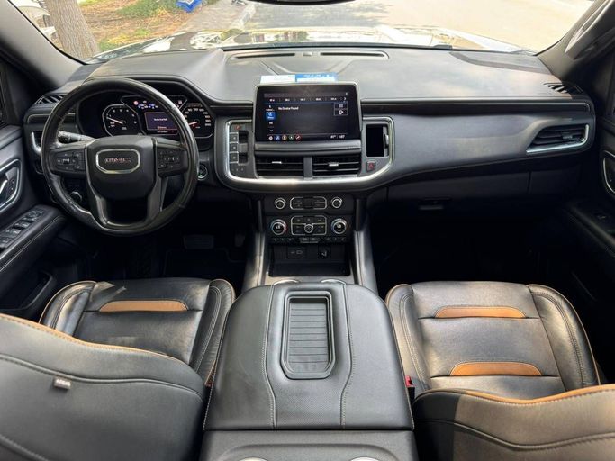 Подержанный GMC Yukon V, 5.3 л, 2021 в Дубае от MENAMOTORS Черный цвет. GCC | AUTO.AE