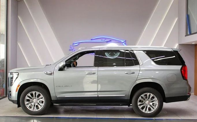Подержанный GMC Yukon V Рестайлинг, 6.2 л, 2025 в Дубае от Hot Wheel Used Motors Серый цвет. Other | AUTO.AE