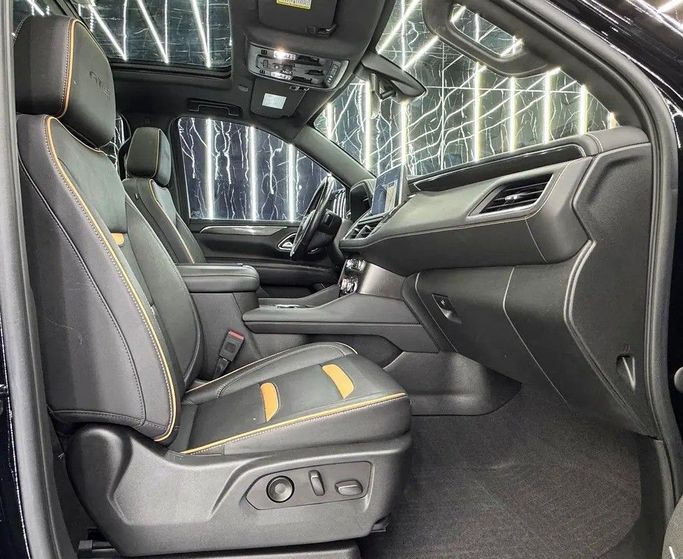 Used GMC Yukon V, 5.3 l, 2022 in Dubai by Zeus Motors, Black color. Canadian Specs | AUTO.AE