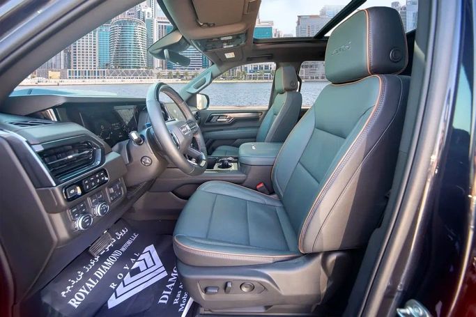 Used GMC Yukon V Facelift, 6.2 l, 2025 in Dubai by Royal Diamond Motors, Black color. GCC Specs | AUTO.AE