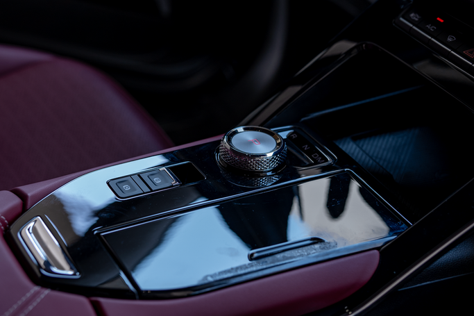 Haval H6 III, 2023 внедорожник 5 дв.  класса в Дубае от One by One Car Rental - Angelyn черный цвет | AUTO.AE