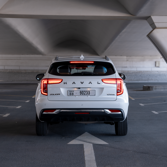 Haval Jolion I, 2023 внедорожник 5 дв.  класса в Дубае от One by One Car Rental - Angelyn белый цвет | AUTO.AE
