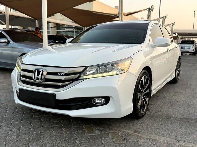 Подержанный Honda Accord IX, 2.4 л, 2016 в Дубае от Al Qemah Used Cars Белый цвет. GCC | AUTO.AE