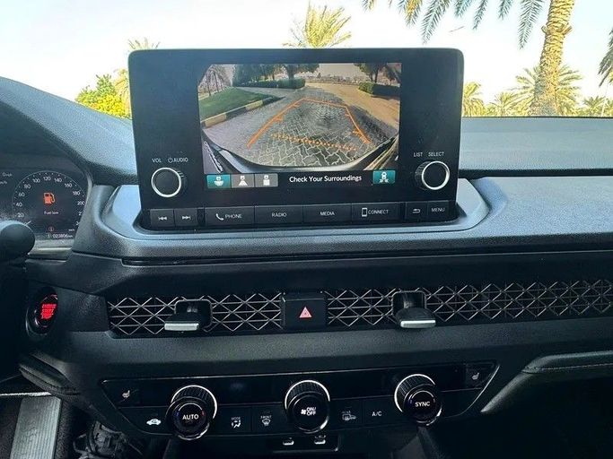 Подержанный Honda Accord XI, 1.5 л, 2024 в Дубае от Abdo Al Muthanna Used Cars Серый цвет. Американская | AUTO.AE