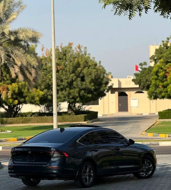 Подержанный Honda Accord XI, 1.5 л, 2024 в Дубае от Abdo Al Muthanna Used Cars Серый цвет. Американская | AUTO.AE