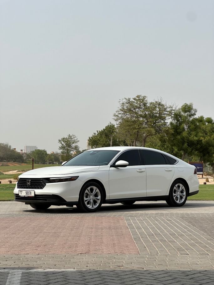 مستعملة Honda Accord فيس ليفت X, 1.5 l, 2023 في في دبي، اللون أبيض. المواصفات الأمريكية | AUTO.AE