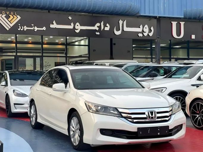 مستعملة Honda Accord تاسعًا, 2.4 l, 2015 في في دبي من Royal Diamond Motors، اللون أبيض. مواصفات الخليج | AUTO.AE | إعلان #252911