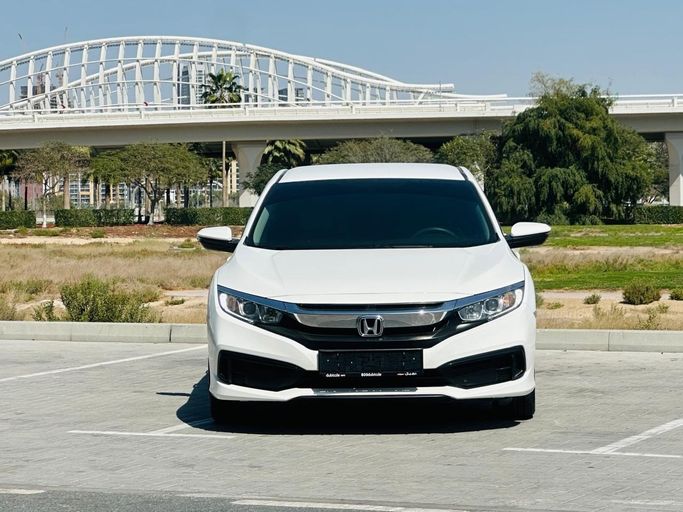 مستعملة Honda Civic X, 2.0 l, 2020 في في دبي من KARGAL USED CARS، اللون أبيض. مواصفات الخليج | AUTO.AE