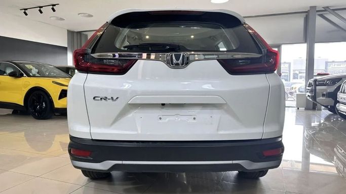 Used Honda CR-V V Facelift, 2.4 l, 2022 in Dubai by Segrex Auto, White color. GCC Specs | AUTO.AE