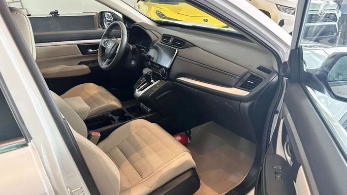 Used Honda CR-V V Facelift, 2.4 l, 2022 in Dubai by Segrex Auto, White color. GCC Specs | AUTO.AE