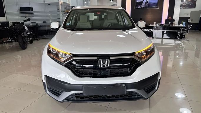 Used Honda CR-V V Facelift, 2.4 l, 2022 in Dubai by Segrex Auto, White color. GCC Specs | AUTO.AE