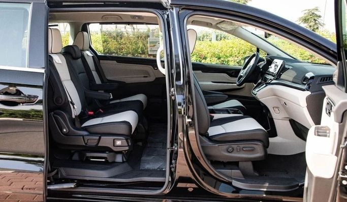 Новый Honda Odyssey V Рестайлинг 2, 2.4 л, 2025 в Дубае от Dresden Motors Черный цвет. GCC | AUTO.AE