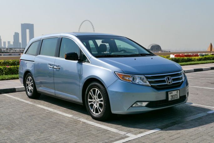 Подержанный Honda Odyssey IV, 2.4 л, 2012 в Дубае Голубой цвет. GCC | AUTO.AE