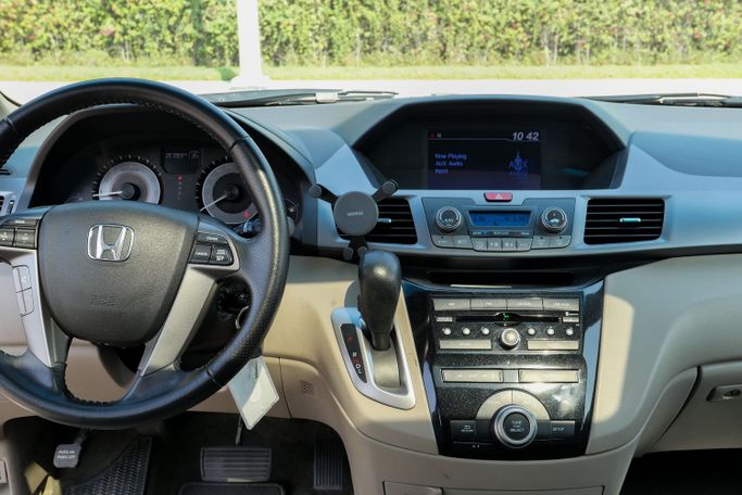 Подержанный Honda Odyssey IV, 2.4 л, 2012 в Дубае Голубой цвет. GCC | AUTO.AE