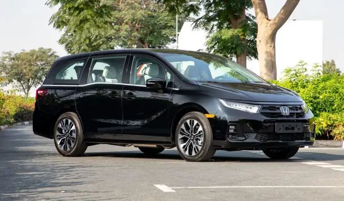 جديدة Honda Odyssey عملية فيس ليفت V 2, 2.4 l, 2025 في في دبي من Dresden Motors، اللون أسود. مواصفات الخليج | AUTO.AE | إعلان #253508