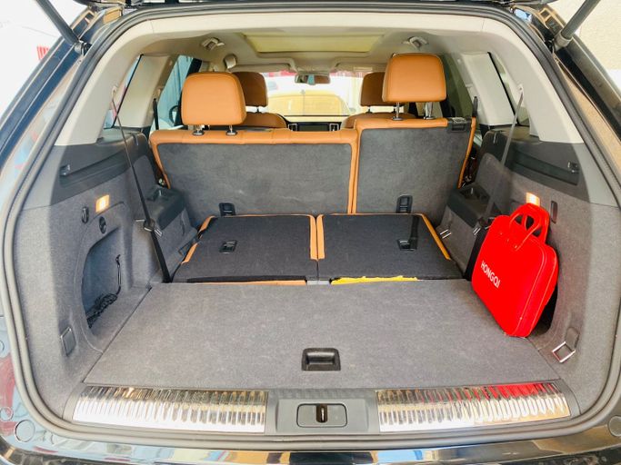 Hongqi HS7 I, 2022 внедорожник 5 дв.  класса в Дубае от One by One Car Rental - Angelyn черный цвет | AUTO.AE