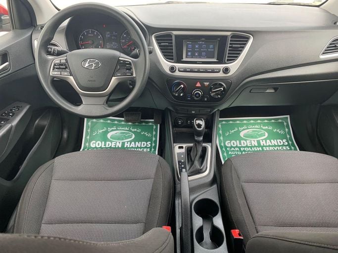 Hyundai Accent V Рестайлинг, 2021 седан  класса в Дубае от JON Luxury Car Rental LLC красный цвет | AUTO.AE