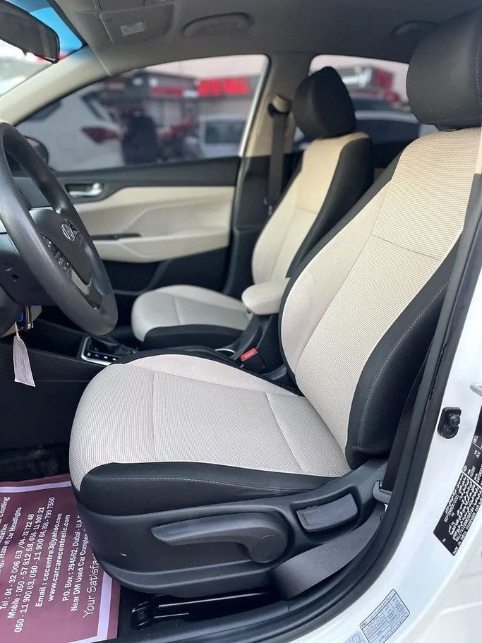 Подержанный Hyundai Accent V Рестайлинг, 1.6 л, 2022 в Дубае от Shalimar Белый цвет. GCC | AUTO.AE