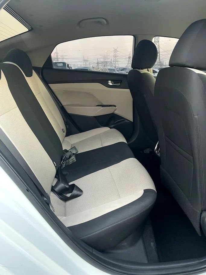 Подержанный Hyundai Accent V Рестайлинг, 1.6 л, 2022 в Дубае от Shalimar Белый цвет. GCC | AUTO.AE