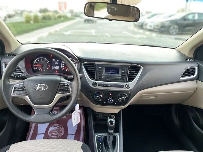 Подержанный Hyundai Accent V Рестайлинг, 1.6 л, 2022 в Дубае от Shalimar Белый цвет. GCC | AUTO.AE