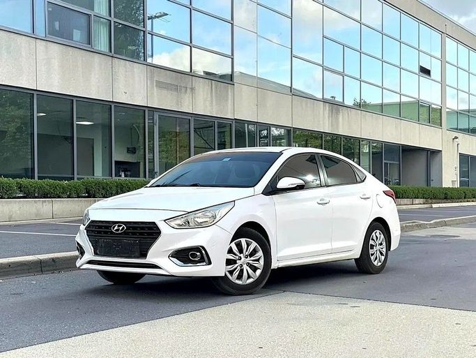 Подержанный Hyundai Accent V Рестайлинг, 1.6 л, 2021 в Дубае от INFINITY DRIVE Белый цвет. GCC | AUTO.AE