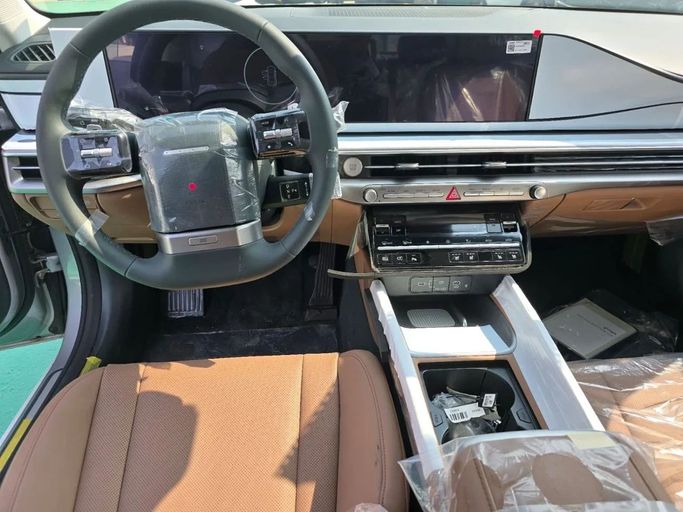 Новый Hyundai Azera III Рестайлинг, 3.5 л, 2024 в Дубае от Mohamed Hakim Motors Серый цвет. GCC | AUTO.AE