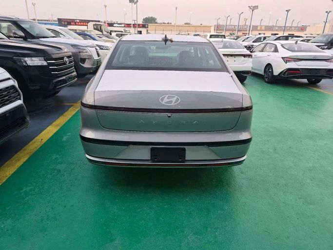 Новый Hyundai Azera III Рестайлинг, 3.5 л, 2024 в Дубае от Mohamed Hakim Motors Серый цвет. GCC | AUTO.AE