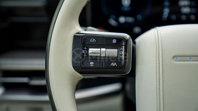 Подержанный Hyundai Azera III Рестайлинг, 3.5 л, 2022 в Дубае от Milele Белый цвет. Other | AUTO.AE