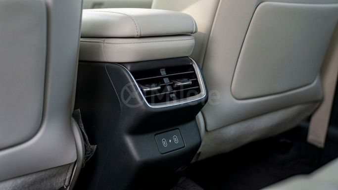 Подержанный Hyundai Azera III Рестайлинг, 3.5 л, 2022 в Дубае от Milele Белый цвет. Other | AUTO.AE