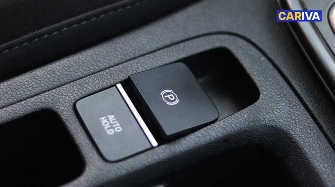 Подержанный Hyundai Creta II, 2.0 л, 2023 в Дубае от Cariva Used Cars  Белый цвет. GCC | AUTO.AE