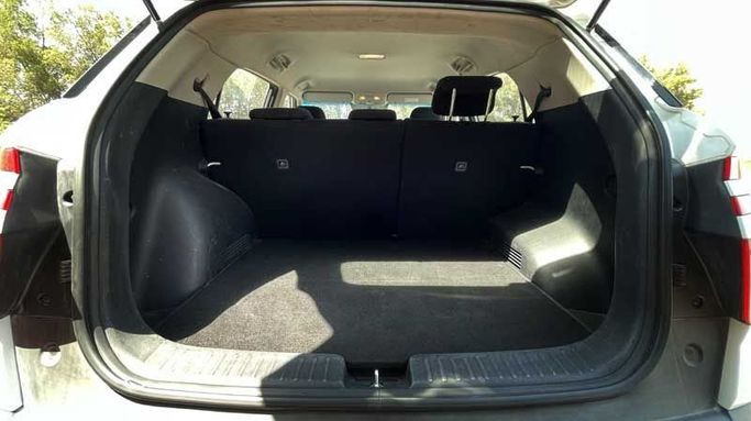 Подержанный Hyundai Creta II, 2.0 л, 2023 в Дубае от Cariva Used Cars  Белый цвет. GCC | AUTO.AE