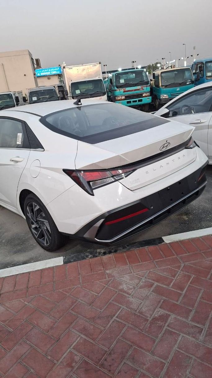 Новый Hyundai Elantra VII (CN7) Рестайлинг, 1.6 л, 2025 в Дубае от Bormela Cars Тёмно-синий цвет. Китайская | AUTO.AE