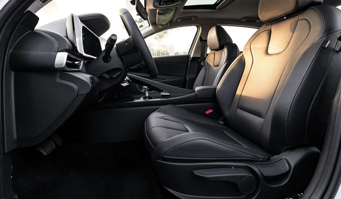 New Hyundai Elantra VII (CN7) Facelift, 1.5 l, 2025 in Dubai by Altass Motors, White color. Other | AUTO.AE