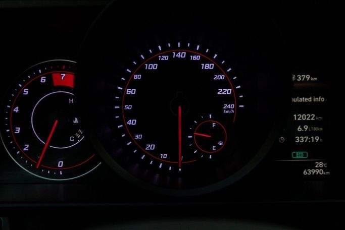 Подержанный Hyundai Elantra VII (CN7), 1.6 л, 2023 в Дубае от Linda Cars Белый цвет. GCC | AUTO.AE