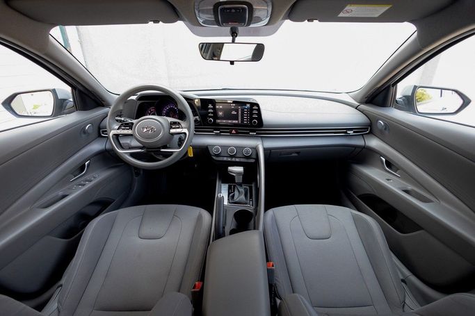 Used Hyundai Elantra VII (CN7), 1.6 l, 2023 in Dubai by Linda Cars, White color. GCC Specs | AUTO.AE