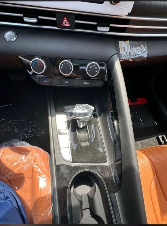 New Hyundai Elantra VII (CN7) Facelift, 1.5 l, 2025 in Dubai by Mohamed Hakim Motors, White color. Other | AUTO.AE