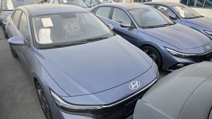 Новый Hyundai Elantra VII (CN7) Рестайлинг, 1.5 л, 2025 в Дубае от Mohamed Hakim Motors Голубой цвет. Other | AUTO.AE