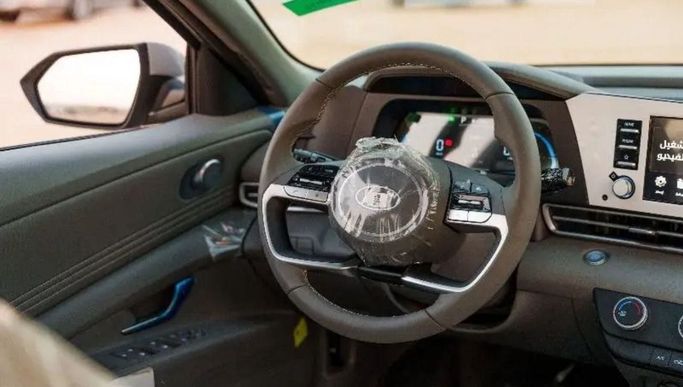 Новый Hyundai Elantra VII (CN7) Рестайлинг, 1.6 л, 2024 в Дубае от Mohamed Hakim Motors Черный цвет. GCC | AUTO.AE