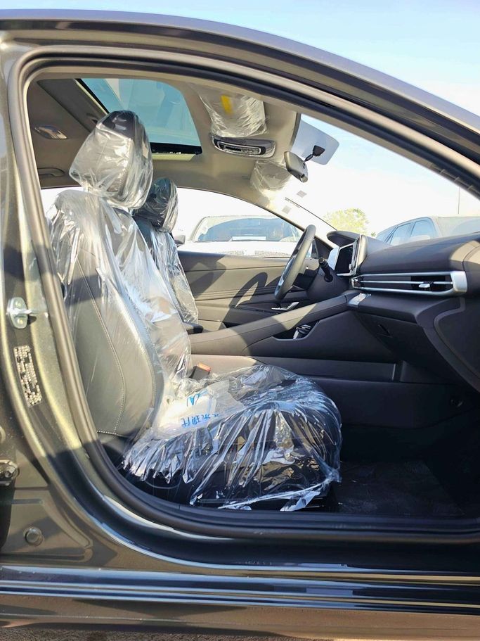 Новый Hyundai Elantra VII (CN7) Рестайлинг, 1.5 л, 2025 в Дубае от SK Motors Серый цвет. Китайская | AUTO.AE