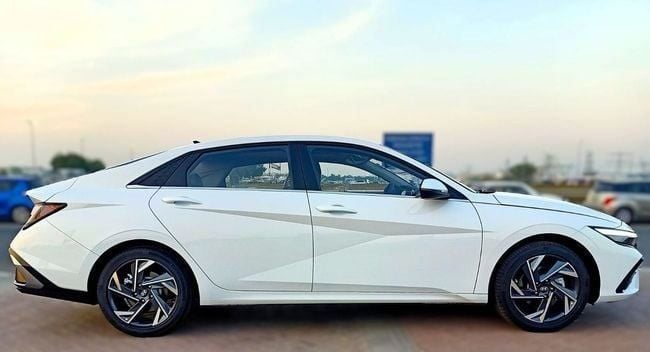 Новый Hyundai Elantra VII (CN7), 1.6 л, 2025 в Дубае от Soltan Auto Белый цвет. Китайская | AUTO.AE