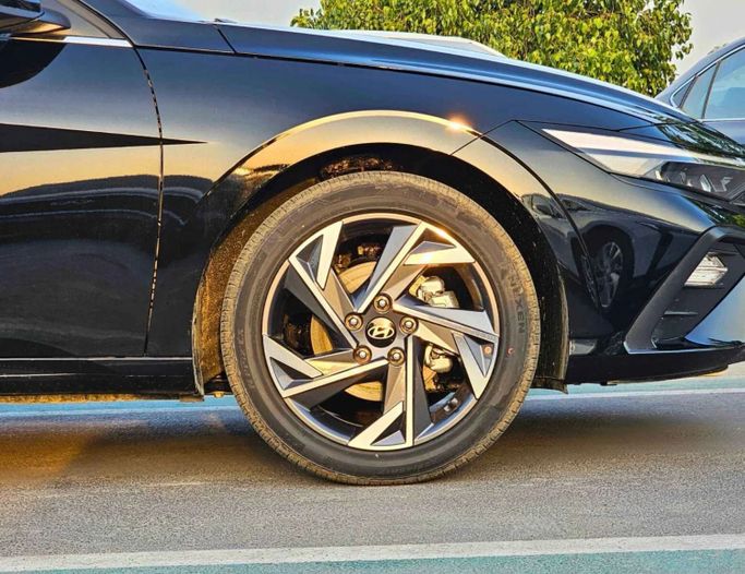 Новый Hyundai Elantra VII (CN7) Рестайлинг, 1.6 л, 2025 в Дубае от SK Motors Черный цвет. Other | AUTO.AE