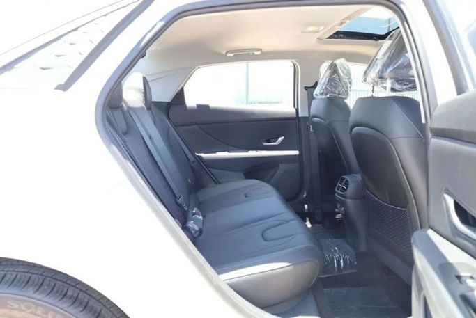 Новый Hyundai Elantra VII (CN7) Рестайлинг, 1.5 л, 2025 в Дубае от Top Euro Cars Белый цвет.  | AUTO.AE