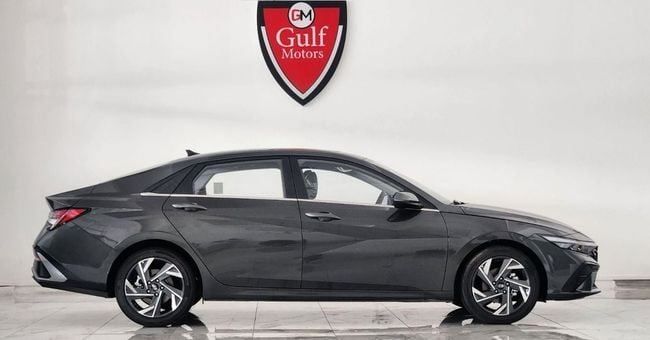 Новый Hyundai Elantra VII (CN7) Рестайлинг, 1.6 л, 2025 в Дубае от Gulf Motors Серый цвет. Китайская | AUTO.AE