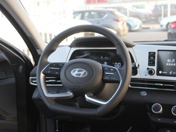 Новый Hyundai Elantra VII (CN7) Рестайлинг, 1.5 л, 2023 в Дубае от Titanum Cars Серый цвет. Other | AUTO.AE