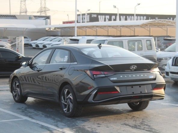 Новый Hyundai Elantra VII (CN7) Рестайлинг, 1.5 л, 2023 в Дубае от Titanum Cars Серый цвет. Other | AUTO.AE