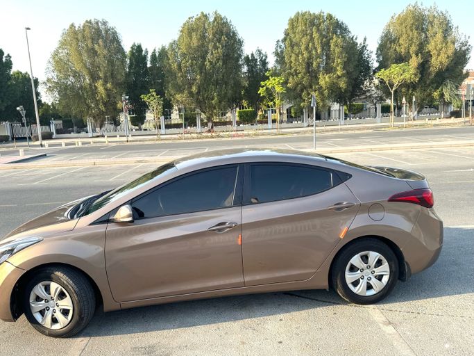 Used Hyundai Elantra V (MD) Facelift, 1.8 l, 2016 in Dubai, Beige color. GCC Specs | AUTO.AE