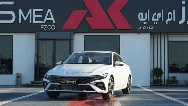 Новый Hyundai Elantra VII (CN7) Рестайлинг, 1.6 л, 2025 в Дубае от AK Motors MEA Белый цвет. GCC | AUTO.AE
