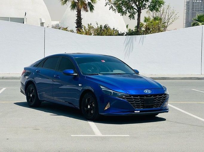 مستعملة Hyundai Elantra VII (CN7), 1.6 l, 2022 في في دبي من KARGAL USED CARS، اللون أزرق. مواصفات الخليج | AUTO.AE