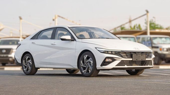 جديدة Hyundai Elantra عملية فيس ليفت VII (CN7), 1.5 l, 2025 في في دبي من CGM Auto، اللون أبيض.  | AUTO.AE | إعلان #253858
